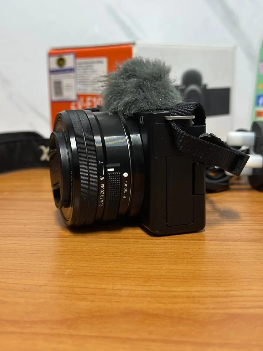 Sony ZV-E10 พร้อมเลนส์ Kit 16-50mm OSS